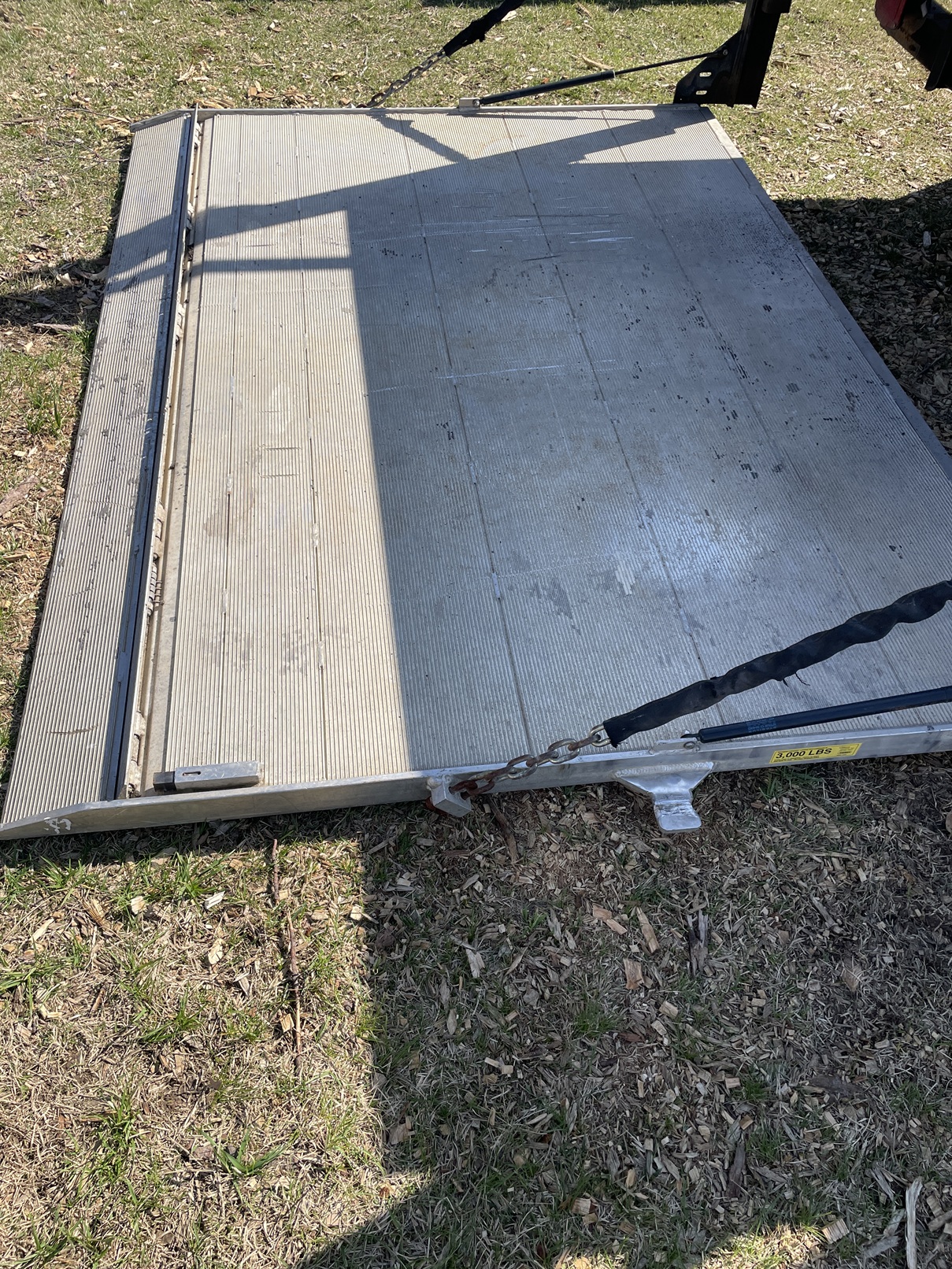 2013 FORD F550 Flatbed Liftgate - Image 17